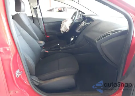 2015 Ford Focus Se z USA, uszkodzony, nr VIN 1FADP3F25FL203941